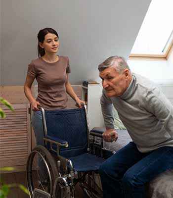 Compassionate senior citizen care service with experienced healthcare professional from Caringhand